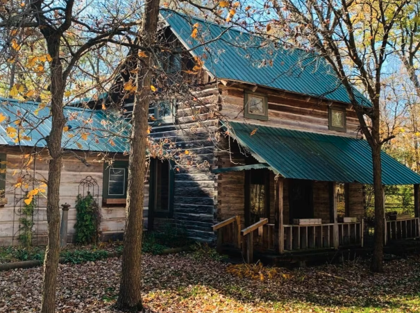 Rustic Cabin On Long Lake
